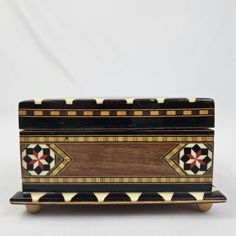 Spanish Marquetry Laquered Jewelry Box Musical Mosaic Vintage Mid-Century - Picture 10 of 11